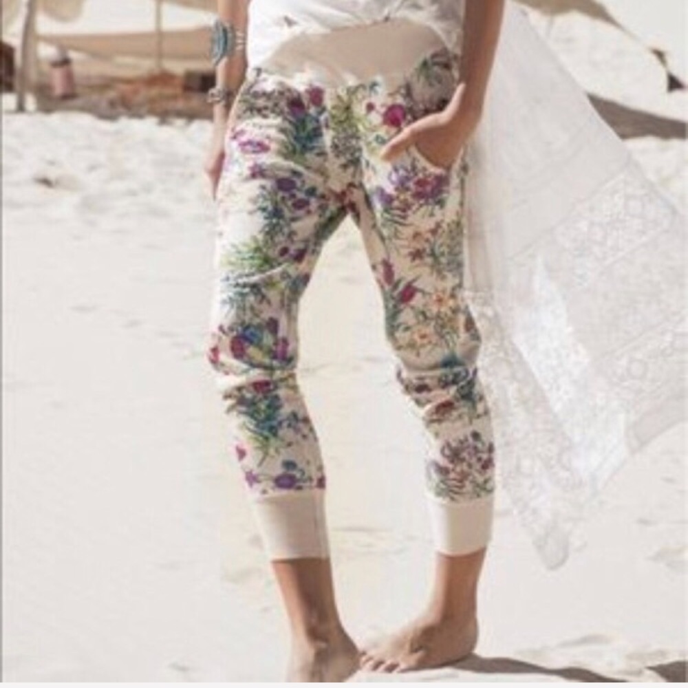 Famous slouch new with tag size large.
